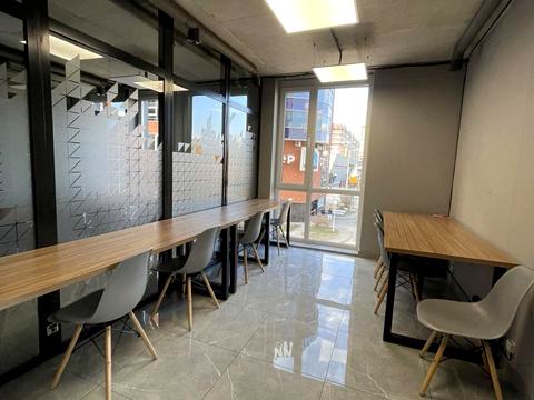 комерційна за адресою В'ячеслава Чорновола просп. (), 69а