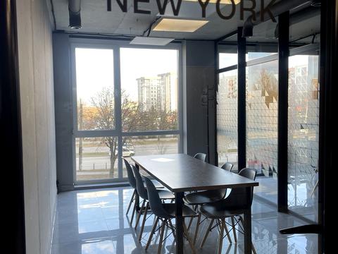 комерційна за адресою В'ячеслава Чорновола просп. (), 69а