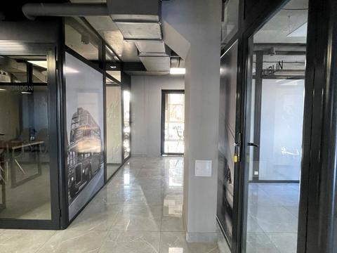 комерційна за адресою В'ячеслава Чорновола просп. (), 69а