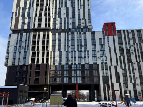 комерційна за адресою В'ячеслава Чорновола просп. (), 69а