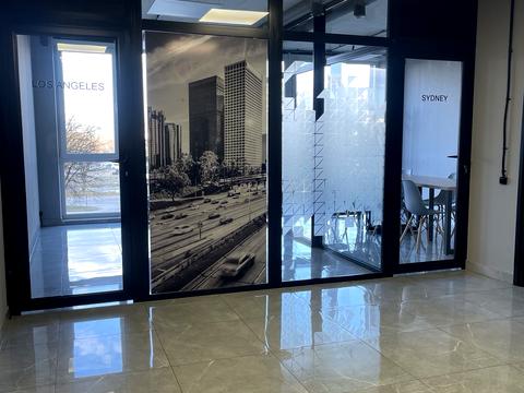 комерційна за адресою В'ячеслава Чорновола просп. (), 69а