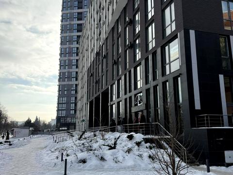 комерційна за адресою В'ячеслава Чорновола просп. (), 69а