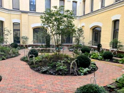 комерційна за адресою Прорізна вул., 9