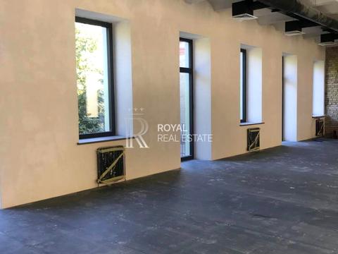 комерційна за адресою Прорізна вул., 9