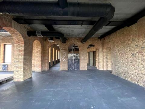 комерційна за адресою Прорізна вул., 11