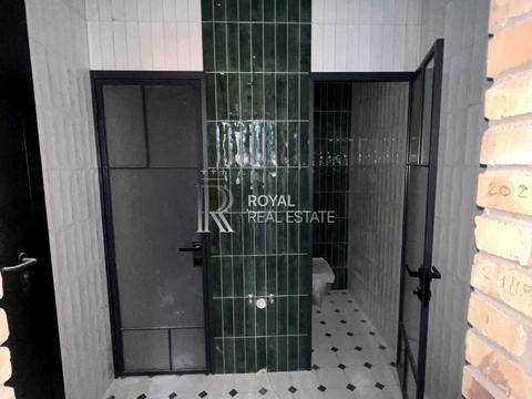 комерційна за адресою Прорізна вул., 11