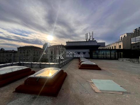 комерційна за адресою Прорізна вул., 11