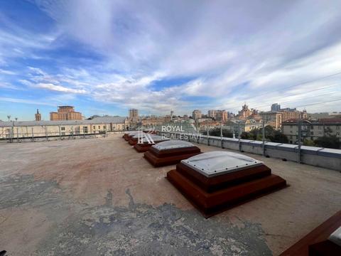 комерційна за адресою Прорізна вул., 11