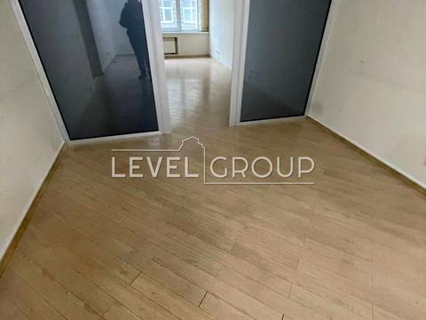 комерційна за адресою Київ, Саксаганського вул., 121