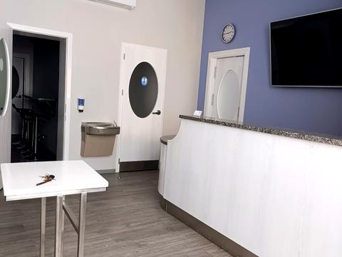 комерційна за адресою Філарета Колесси вул., 55