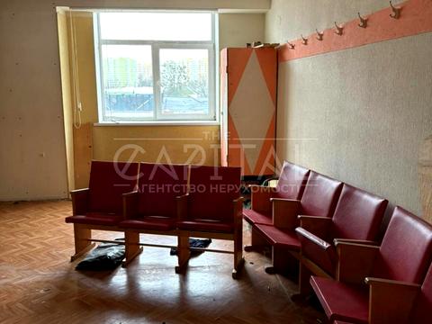 комерційна за адресою Миколи Василенка вул., 4