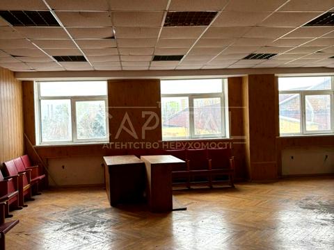 комерційна за адресою Миколи Василенка вул., 4