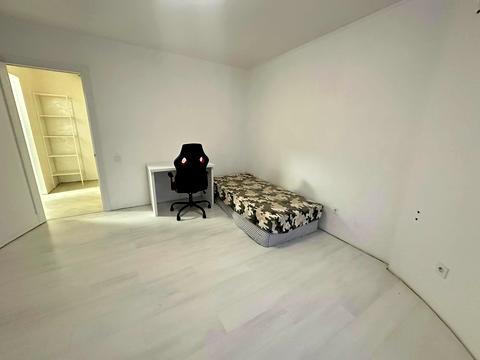 квартира за адресою Довженка вул., 14