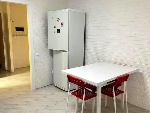 квартира за адресою Довженка вул., 14