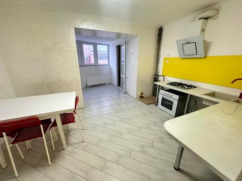 квартира за адресою Довженка вул., 14