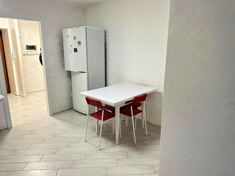 квартира за адресою Довженка вул., 14