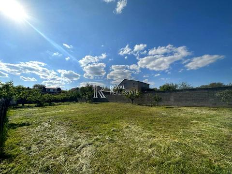 будинок за адресою Молодіжна