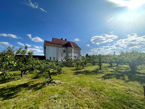 будинок за адресою Молодіжна