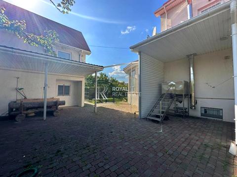 будинок за адресою Молодіжна