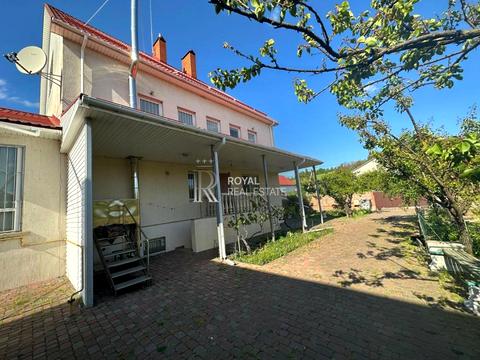 будинок за адресою Молодіжна