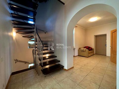 будинок за адресою Молодіжна