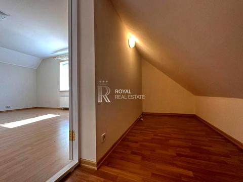 будинок за адресою Молодіжна