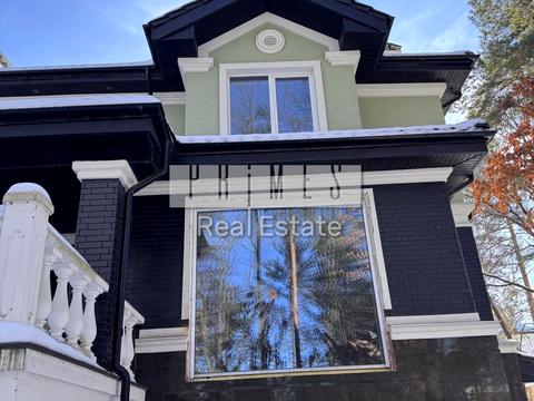 будинок за адресою Набережна вул.