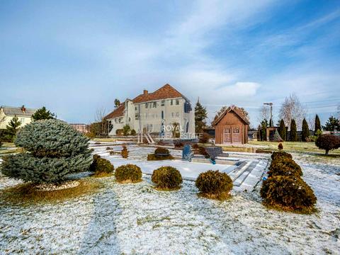 будинок за адресою Центральна