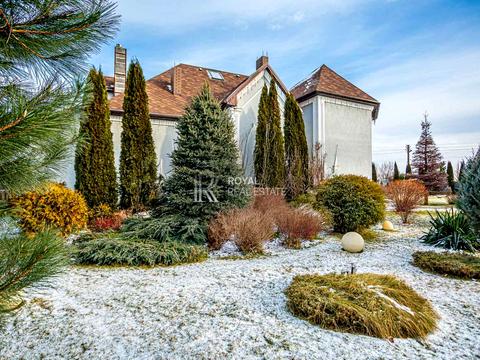 будинок за адресою Центральна