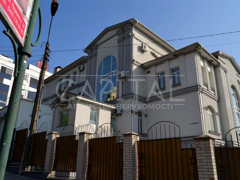 комерційна за адресою Добровольчих Батальйонів вул. (Панфіловців), 1