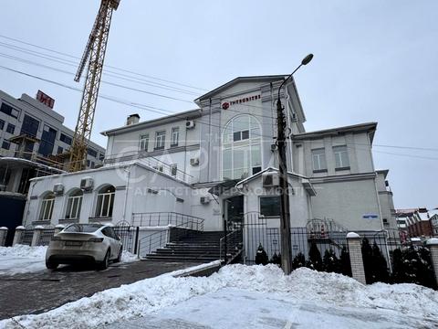 комерційна за адресою Добровольчих Батальйонів вул. (Панфіловців), 1
