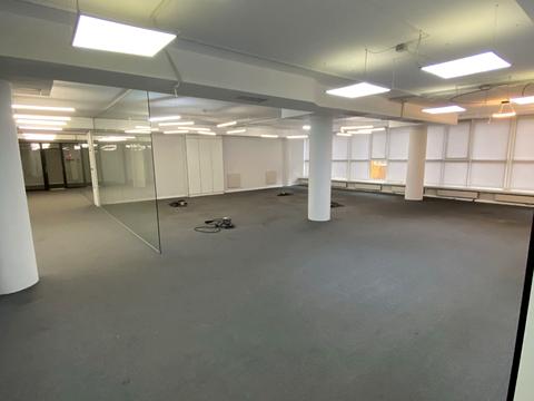 комерційна за адресою Жилянська вул., 104/24