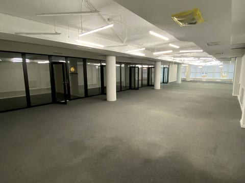 комерційна за адресою Жилянська вул., 104/24