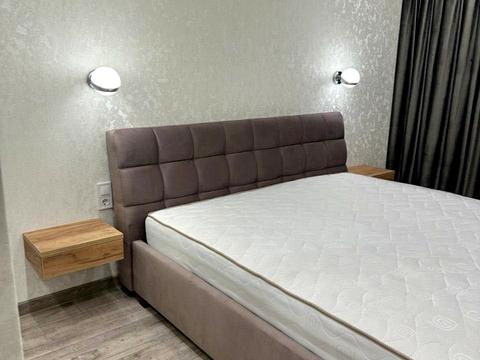 квартира за адресою Олександра Олеся вул., 10