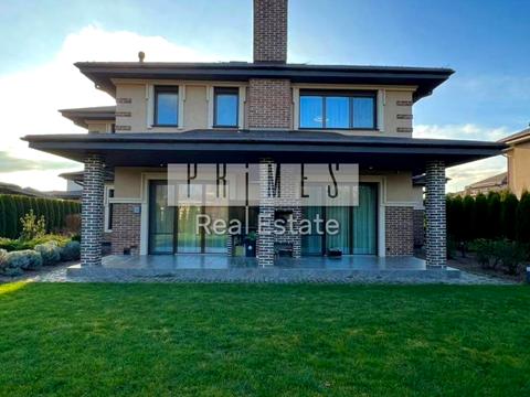 будинок за адресою Квітнева вул.