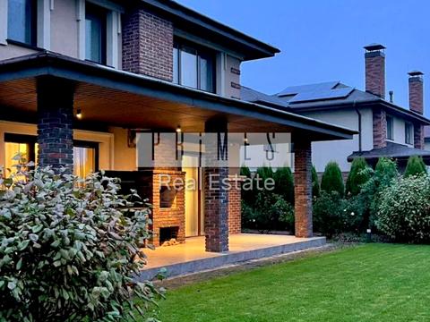 будинок за адресою Квітнева вул.