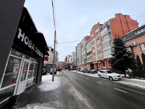 комерційна за адресою Залізнична вул., 9а