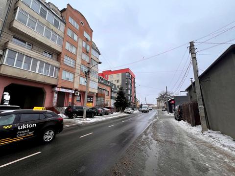 комерційна за адресою Залізнична вул., 9а