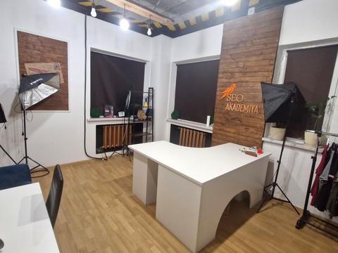 комерційна за адресою Микільсько-Слобідська вул., 6