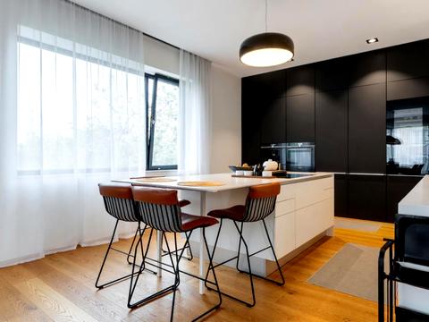 будинок за адресою Локомотивна вул.