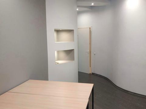 комерційна за адресою Володимира Івасюка просп. (Героїв Сталінграду), 4