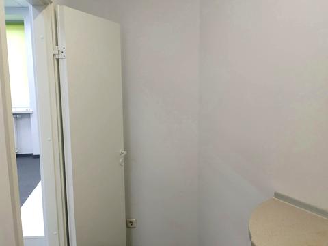 комерційна за адресою Володимира Івасюка просп. (Героїв Сталінграду), 4