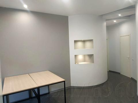 комерційна за адресою Володимира Івасюка просп. (Героїв Сталінграду), 4