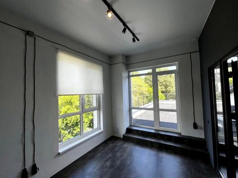 комерційна за адресою Ніла Армстронга вул. (Казакова), 23