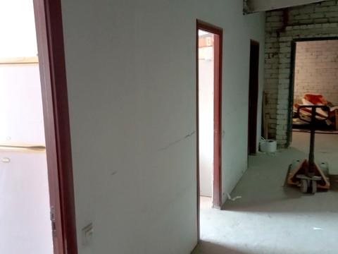 коммерческая по адресу Жовтнева, 23