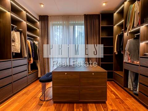 будинок за адресою Набережна вул.