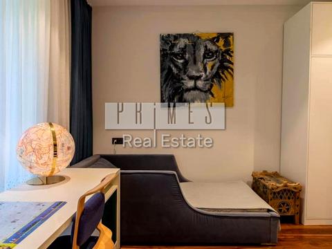 будинок за адресою Набережна вул.