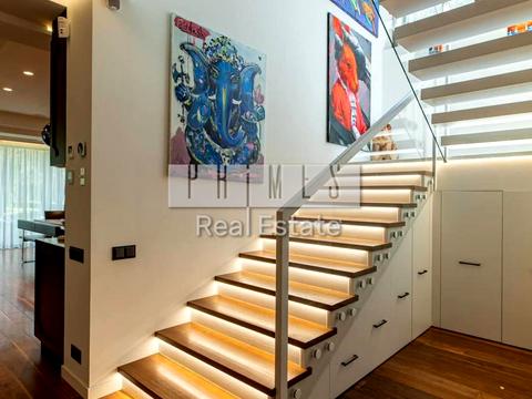 будинок за адресою Набережна вул.