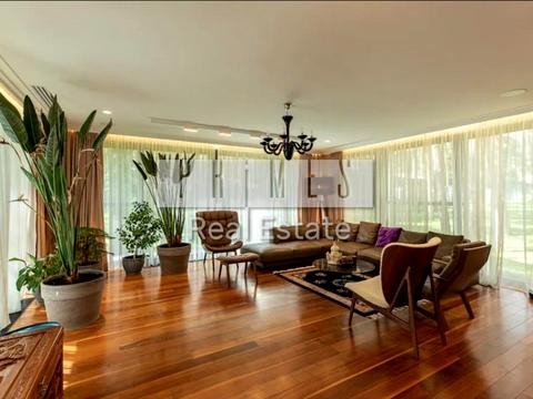 будинок за адресою Набережна вул.