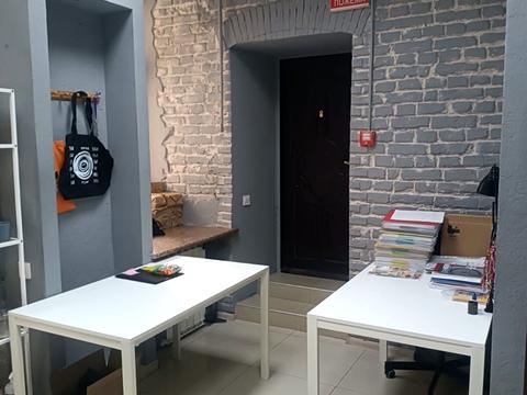 комерційна за адресою Межигірська вул., 32